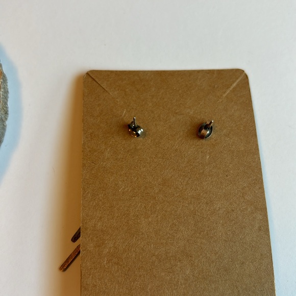 Vintage Silver Dangle Heart Stud Earrings - Picture 5 of 9